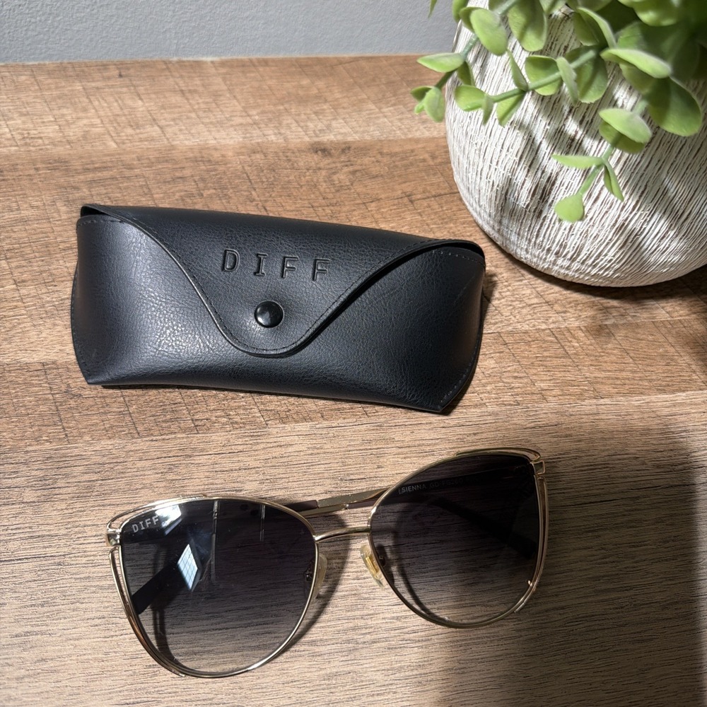 DIFF Sienna Gold Metal Brown Gradient Oversized Cat Eye Sunglasses w Case
